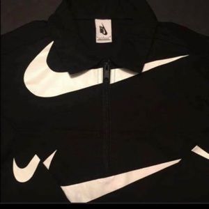 Women’s Nike Pullover